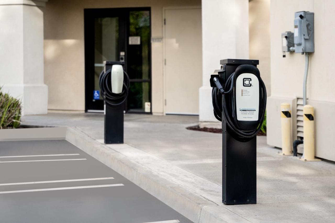 Springhill Suites By Marriott Modesto Exterior photo